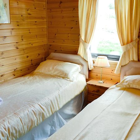 Larch Cottage - S4428 Kirkton of Glenisla المظهر الخارجي الصورة